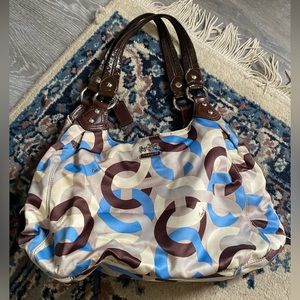 Multi-colored Coach shoulder purse, great condition- perfect for spring!